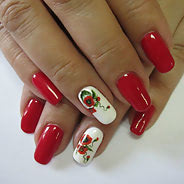 Маникюр с красным лаком