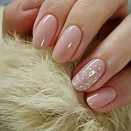 Нюдовый маникюр