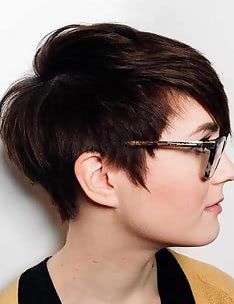 Стрижка пикси с челкой