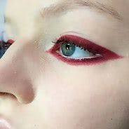 Яркий макияж