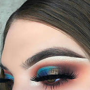 Яркий макияж