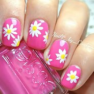 Розовый маникюр