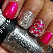 Розовый маникюр