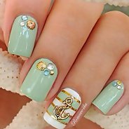 Зеленый маникюр