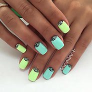 Зеленый маникюр