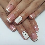 Маникюр со стразами