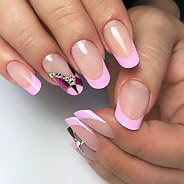 Маникюр со стразами