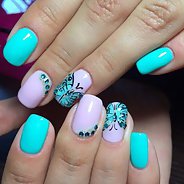 Маникюр со стразами