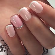 Маникюр со стразами