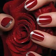 Красный маникюр