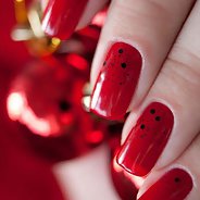 Красный маникюр