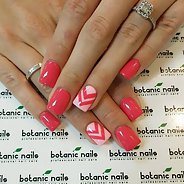 Красный маникюр