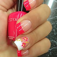 Яркий маникюр