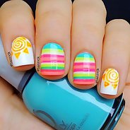 Яркий маникюр