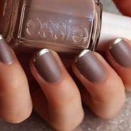 Матовый маникюр