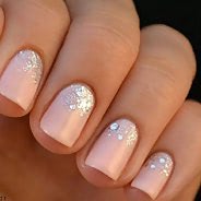 Нежный маникюр