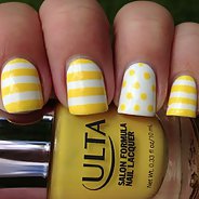 Желтый маникюр